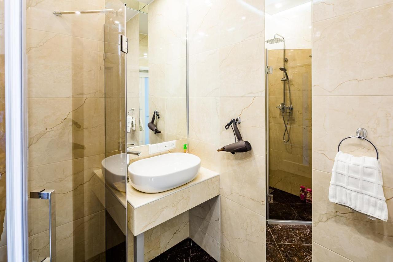 Royal Premier Apartment Lviv Exterior foto